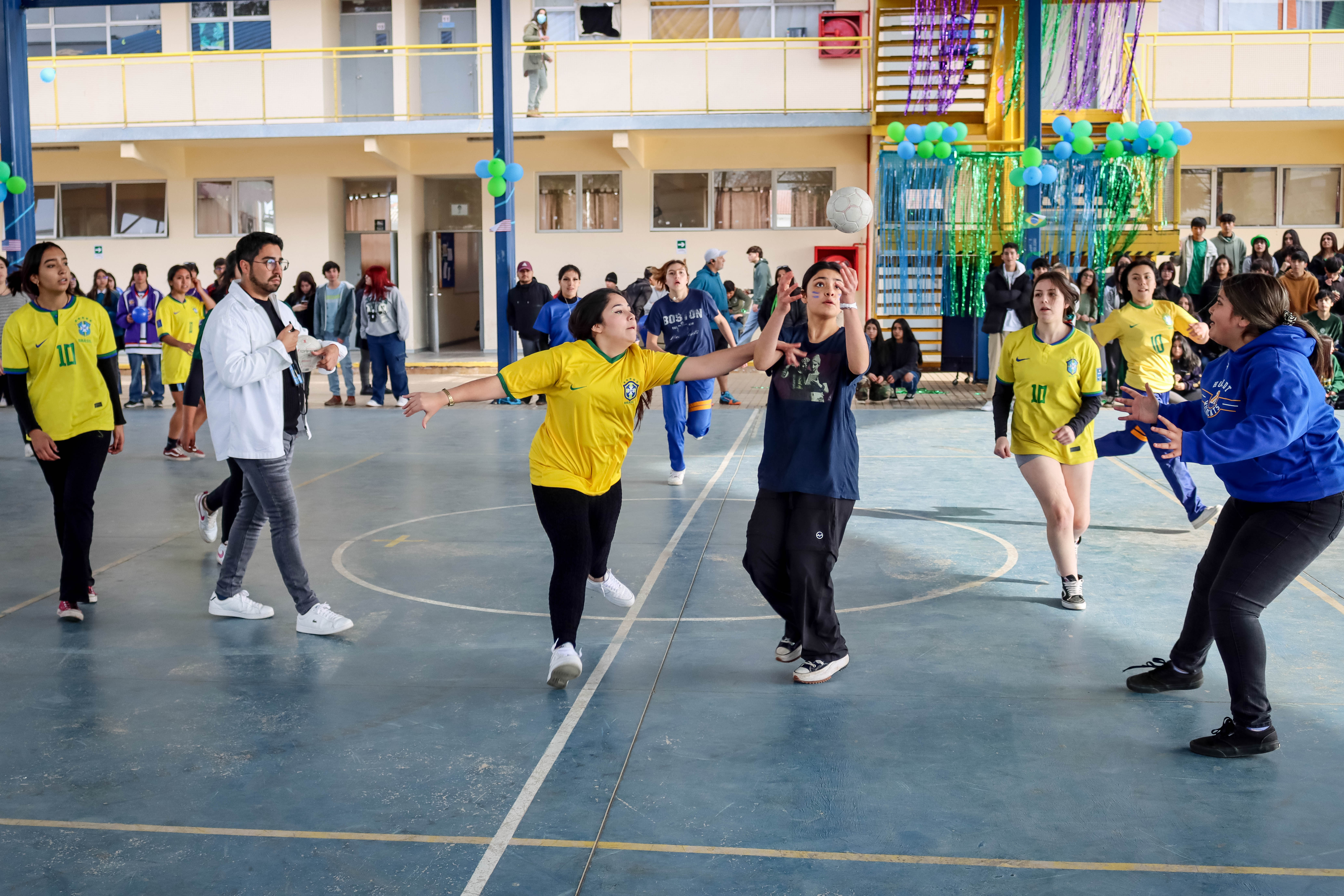 COMUNIDAD EDUCATIVA COMENZÓ A CELEBRAR EL 39° ANIVERSARIO DEL SAN FERNANDO COLLEGE